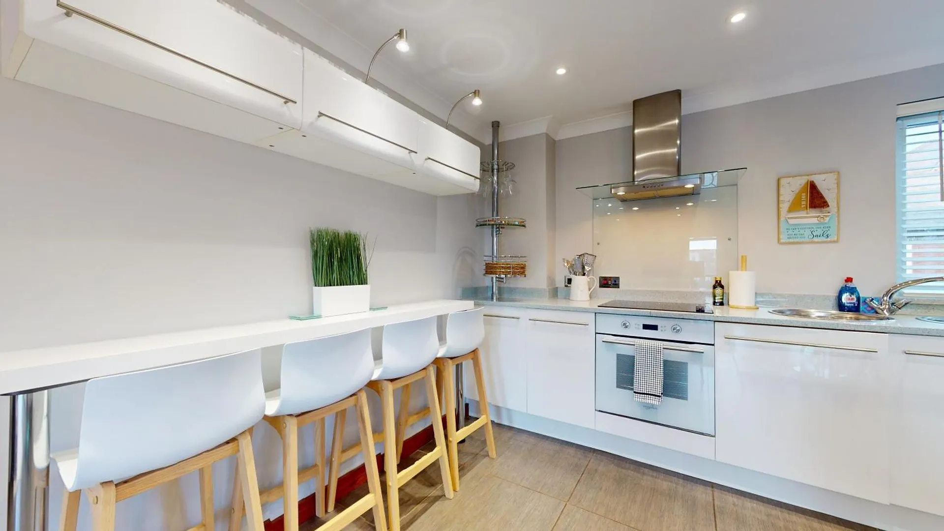 Swansea Marina Apartment - Water View - Sleeps 5 United Kingdom