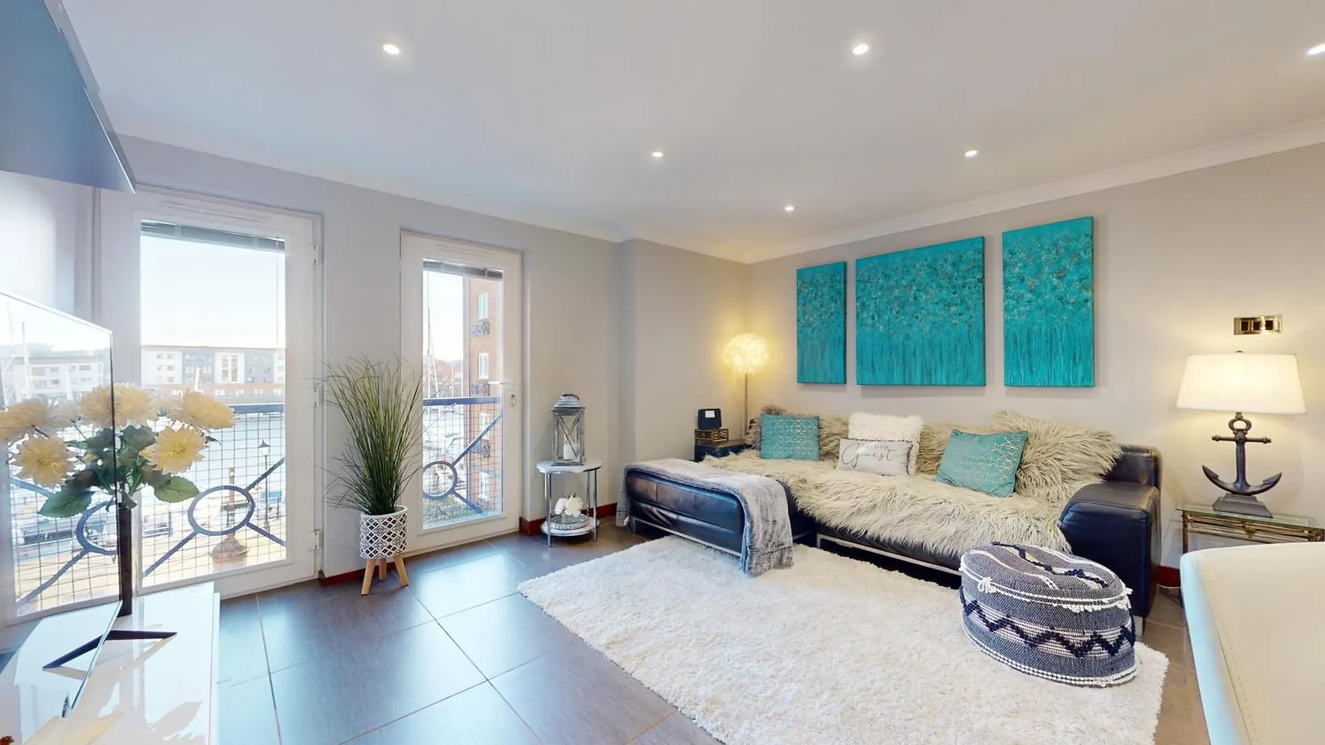 Swansea Marina Apartment - Water View - Sleeps 5