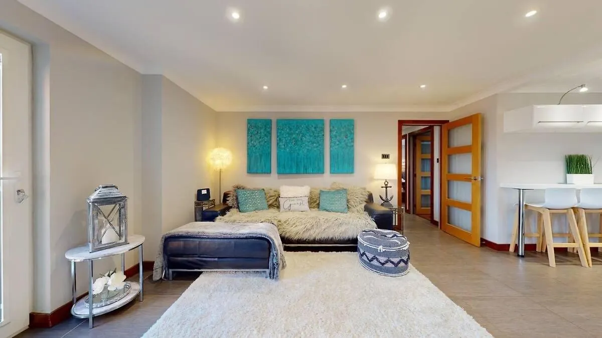 Swansea Marina Apartment - Water View - Sleeps 5 United Kingdom