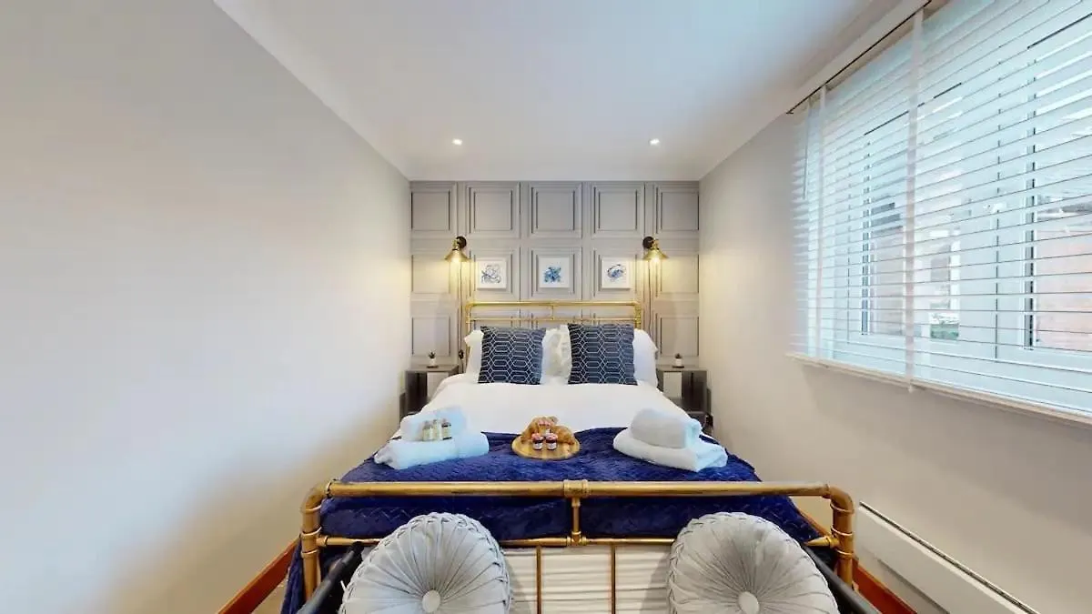 Swansea Marina Apartment - Water View - Sleeps 5